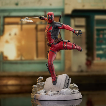 Deadpool Marvel Deadpool & Wolverine Gallery Diorama Figurka 25 cm