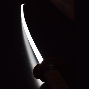 Inazuma Ozdobna Katana LED (Biały) Bambusowa