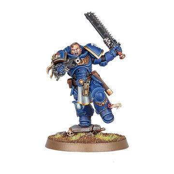 Space Marines Lieutenant Titus Wathammer 40K
