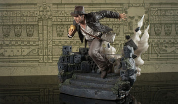 Indiana Jones: Raiders of the Lost Ark Escape with Idol Deluxe Gallery Figurka 25 cm