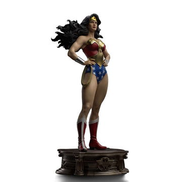 Wonder Woman DC Comics Legacy Replica 1/4 Figurka 56 cm