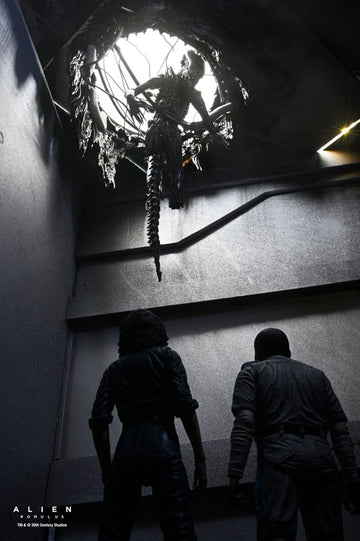 Suspended Lab Xenomorph XX121 Alien: Romulus Deluxe Figurka 18 cm
