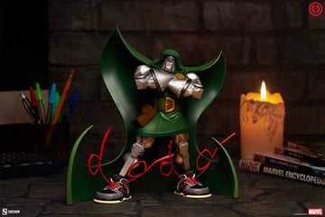 Dr. Doom Marvel Designer Collectible Figurka 25 cm
