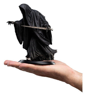 Ringwraith At The Prancing Pony The Lord Of The Rings Miniature Figurka 18 cm